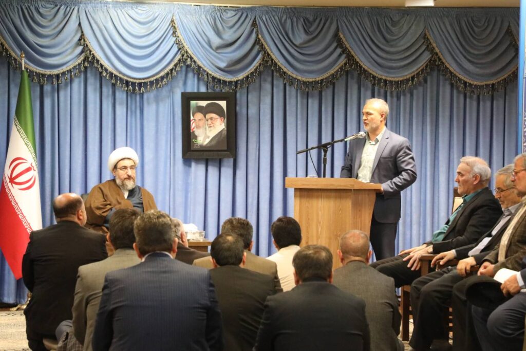أسبوع الحج لقاء مسؤولي وسماسرة الحج والعمرة مع ممثل الفقيه في المحافظة وإمام جمعة تبريز + صور