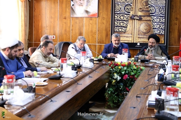 ويتم إرسال الحجاج الإيرانيين جوا إلى العراق وسوريا