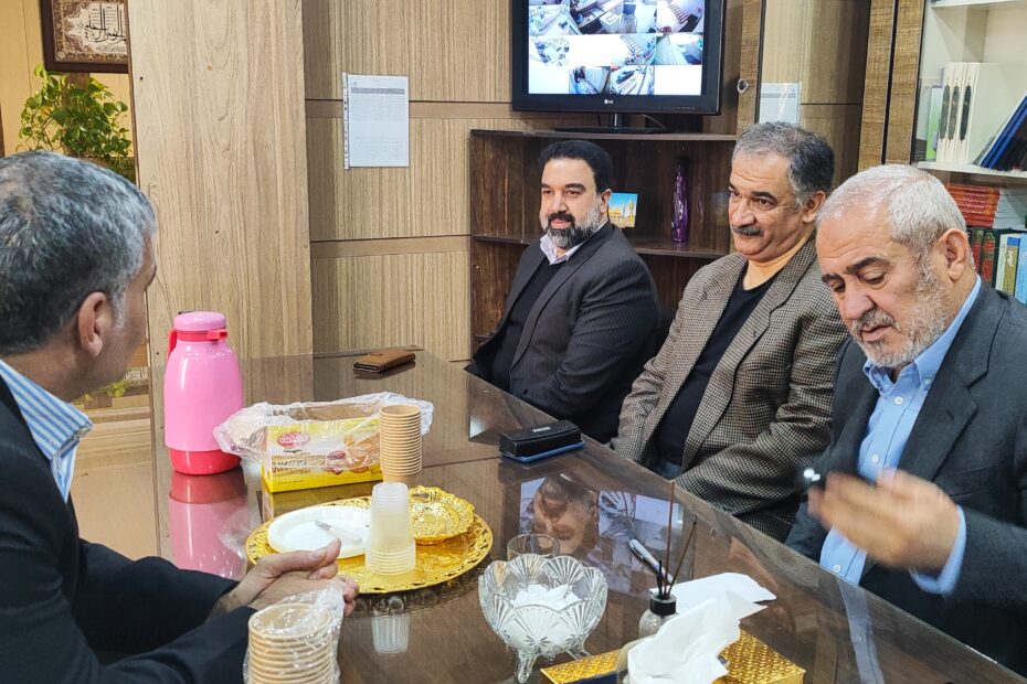 اجتماع تنسيقي لمدير وفريق قافلة حج عام 1405 في إيلام